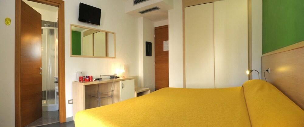 Eco Hotel Cleofe Caorle Bagian luar foto