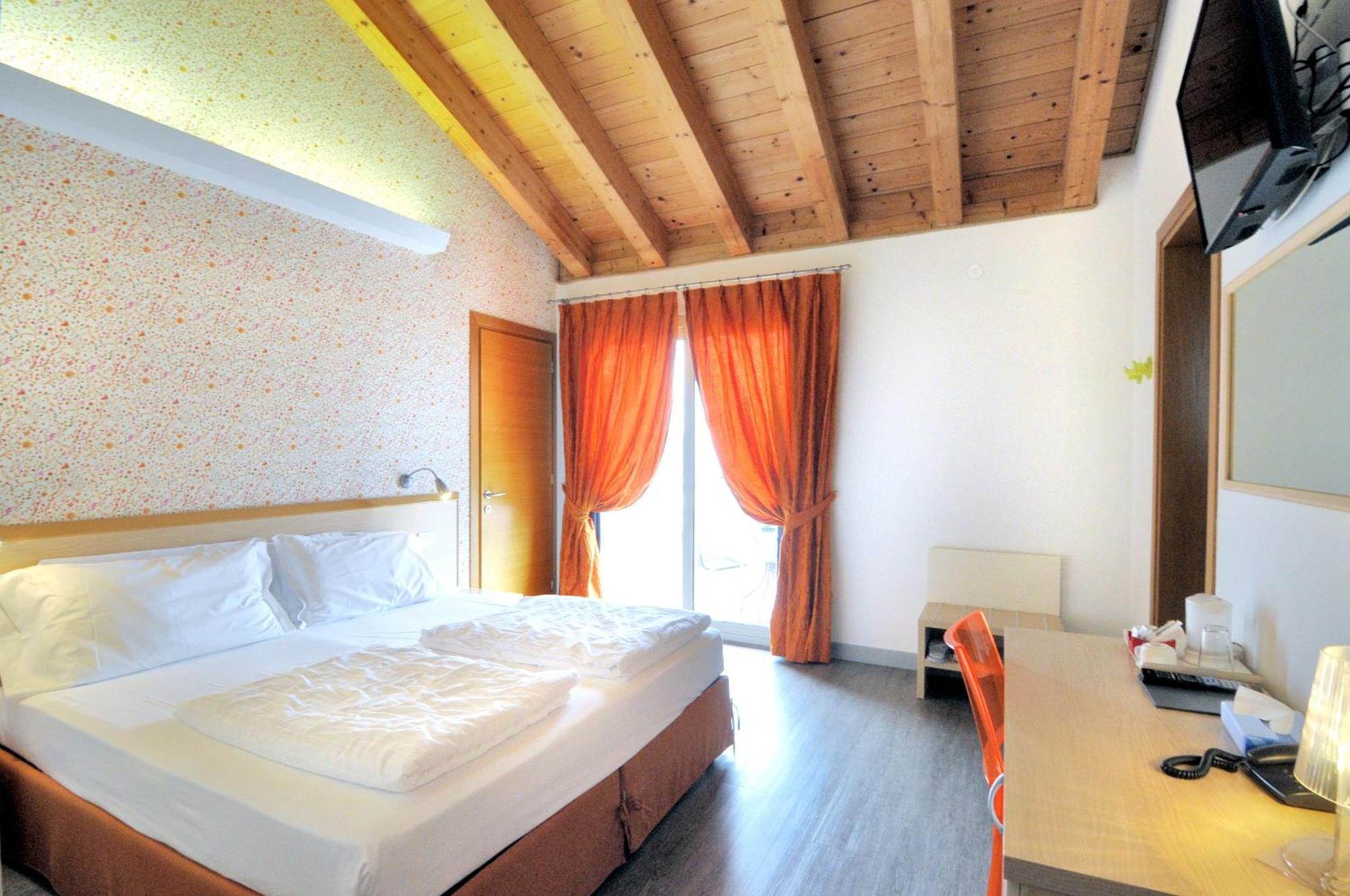 Eco Hotel Cleofe Caorle Bagian luar foto