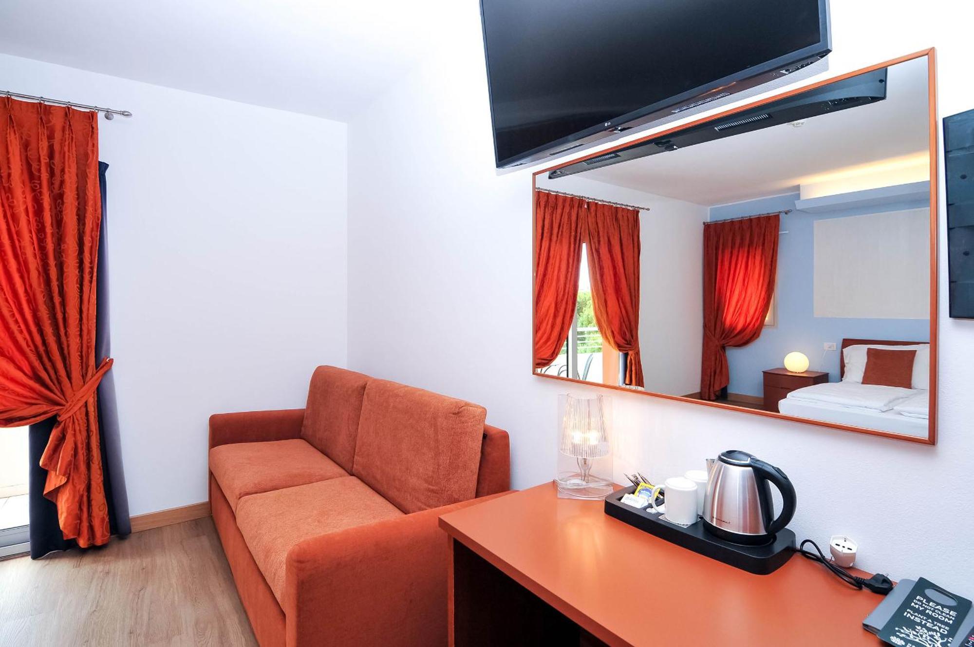 Eco Hotel Cleofe Caorle Bagian luar foto